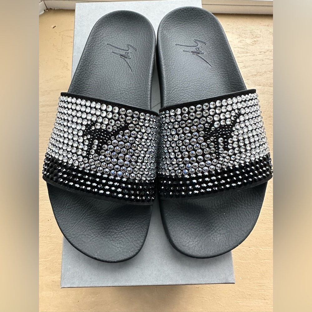 COPY - MEN'S CRYSTAL-EMBELLISHED ATHLETIC SLIDE SANDAL IN BLACK SIZE 8
